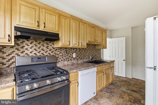 820 GREENHILL RD, Sharon Hill, PA 19079