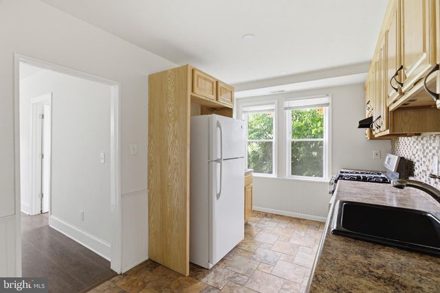 820 GREENHILL RD, Sharon Hill, PA 19079