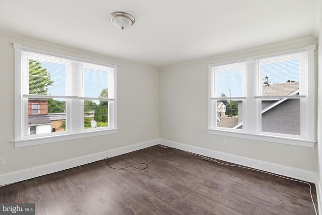 820 GREENHILL RD, Sharon Hill, PA 19079