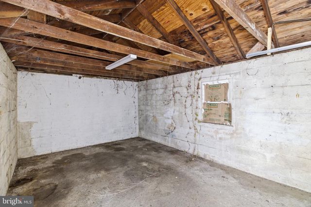 820 GREENHILL RD, Sharon Hill, PA 19079