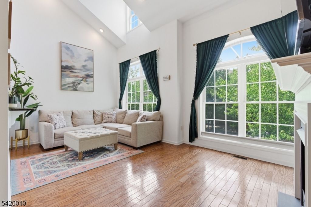 605 Donato Cir, Scotch Plains Twp., NJ 07076 — photo 4
