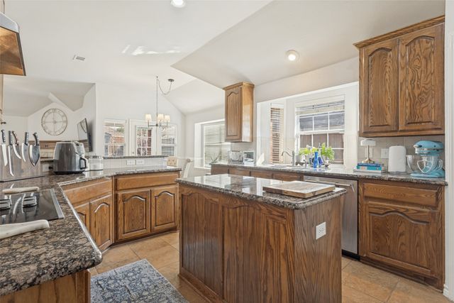 2106 Hollow Way, Garland, TX 75041