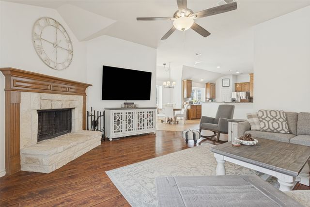2106 Hollow Way, Garland, TX 75041
