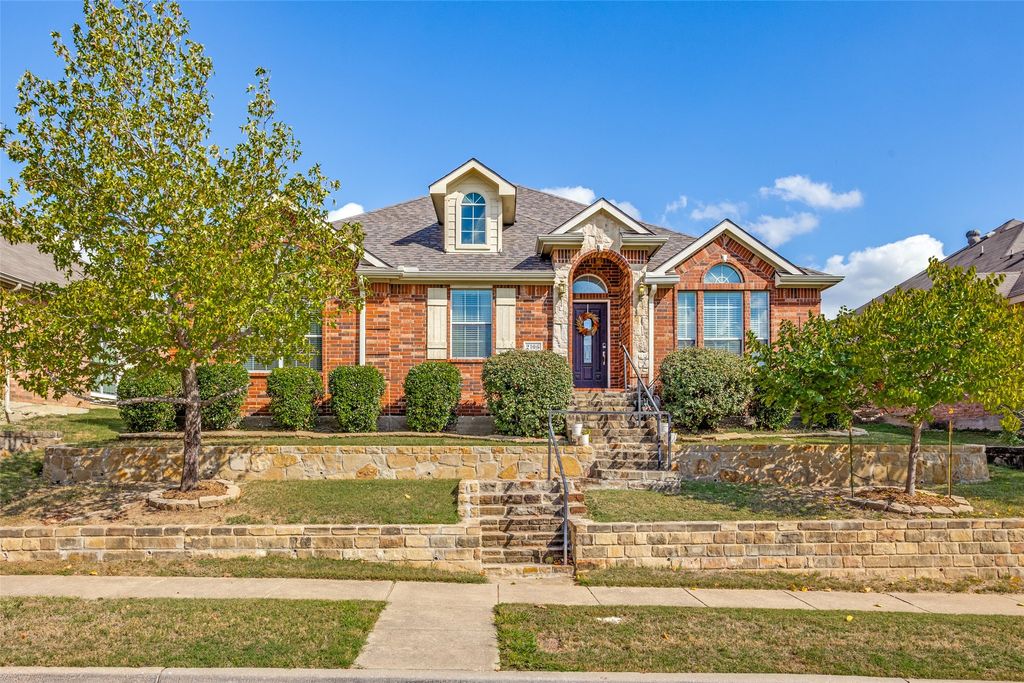 2106 Hollow Way, Garland, TX 75041