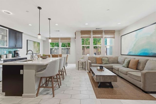 2055 Foxtrot Loop 1, Chula Vista, CA 91915