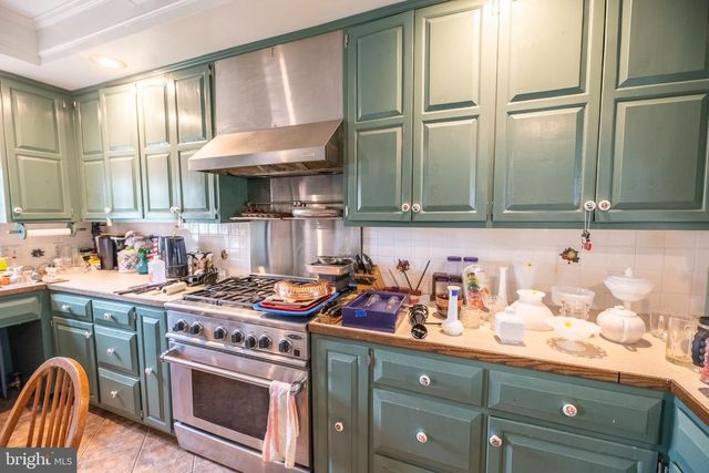 57 DIVERTY RD, Pennington, NJ 08534
