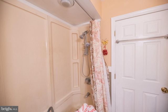 57 DIVERTY RD, Pennington, NJ 08534