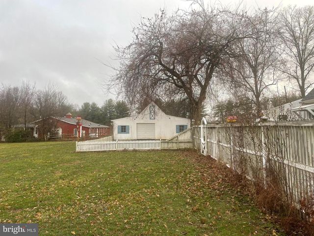 57 DIVERTY RD, Pennington, NJ 08534