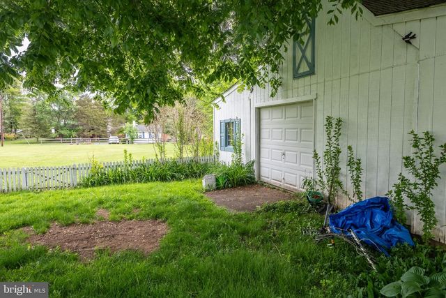 57 DIVERTY RD, Pennington, NJ 08534