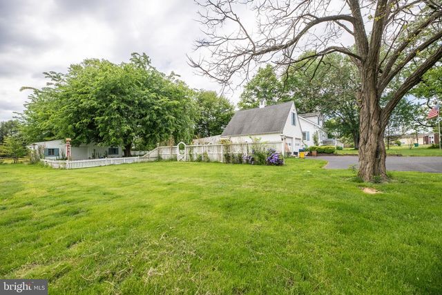 57 DIVERTY RD, Pennington, NJ 08534