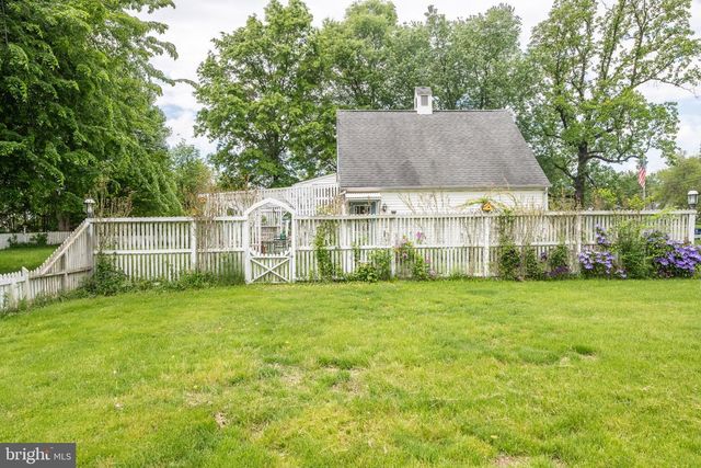 57 DIVERTY RD, Pennington, NJ 08534