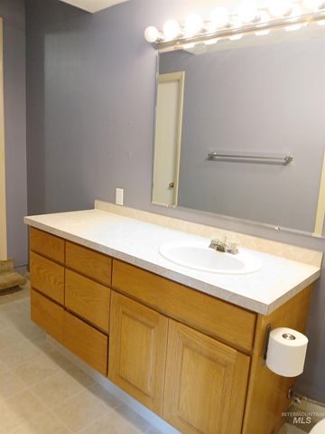 2224 S Rachel Circle, Boise, ID 83706