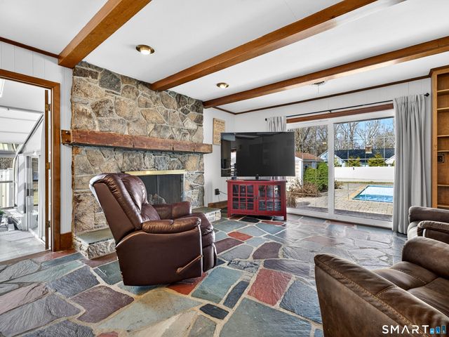 1 Tanglewood Drive, Norwich, CT 06360