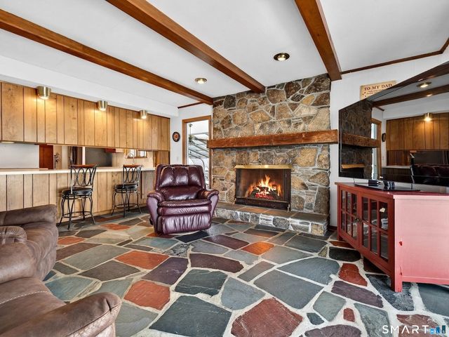 1 Tanglewood Drive, Norwich, CT 06360