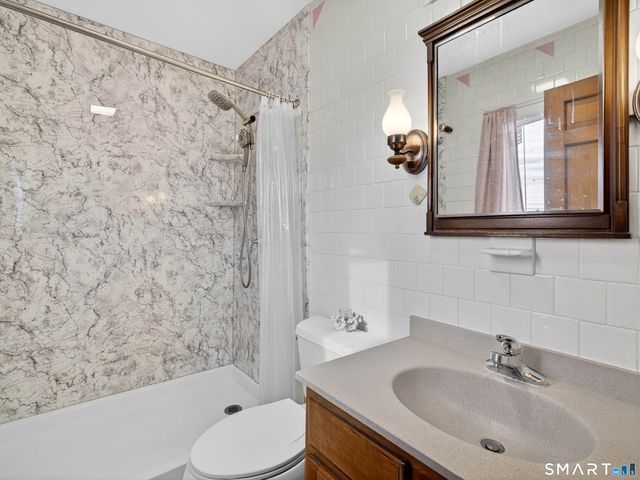 1 Tanglewood Drive, Norwich, CT 06360