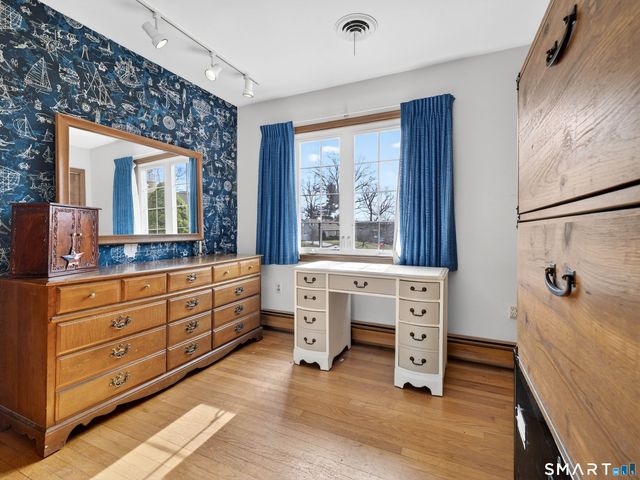 1 Tanglewood Drive, Norwich, CT 06360