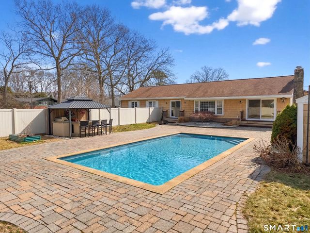 1 Tanglewood Drive, Norwich, CT 06360