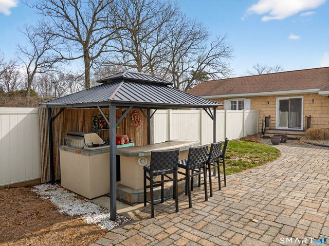 1 Tanglewood Drive, Norwich, CT 06360