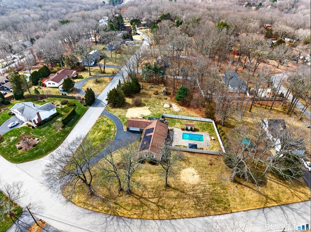 1 Tanglewood Drive, Norwich, CT 06360