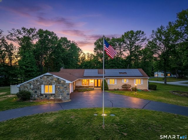 1 Tanglewood Drive, Norwich, CT 06360