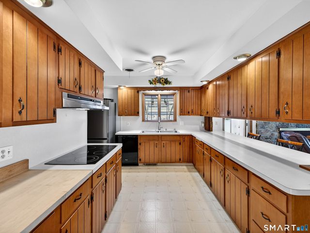 1 Tanglewood Drive, Norwich, CT 06360