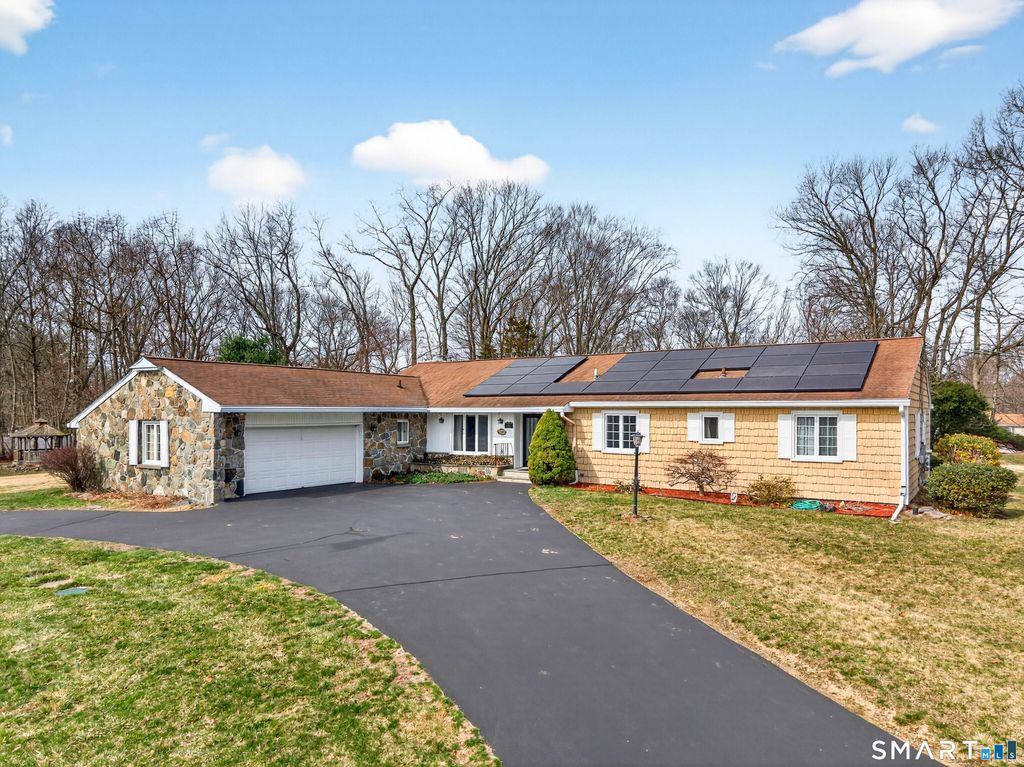 1 Tanglewood Drive, Norwich, CT 06360