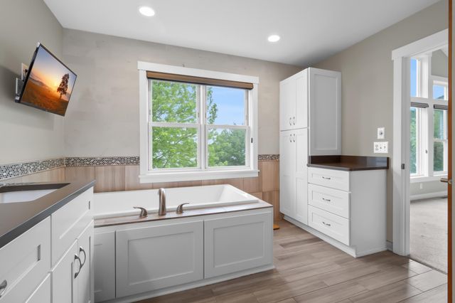 3856 Green Heights Trail SW, Prior Lake, MN 55372