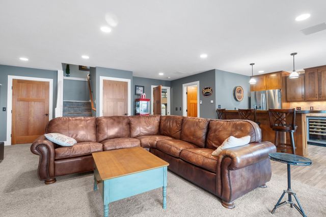 3856 Green Heights Trail SW, Prior Lake, MN 55372