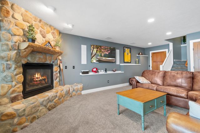 3856 Green Heights Trail SW, Prior Lake, MN 55372