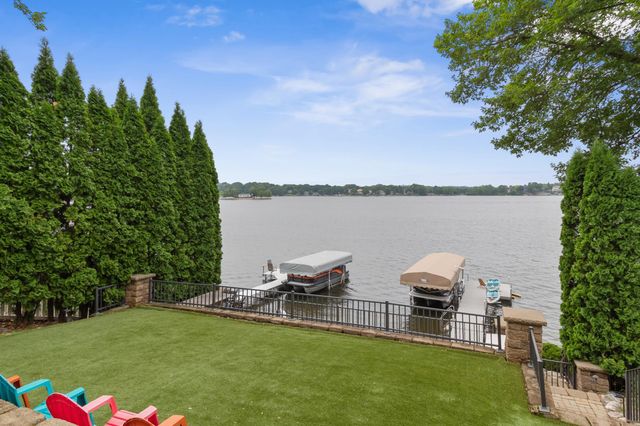 3856 Green Heights Trail SW, Prior Lake, MN 55372