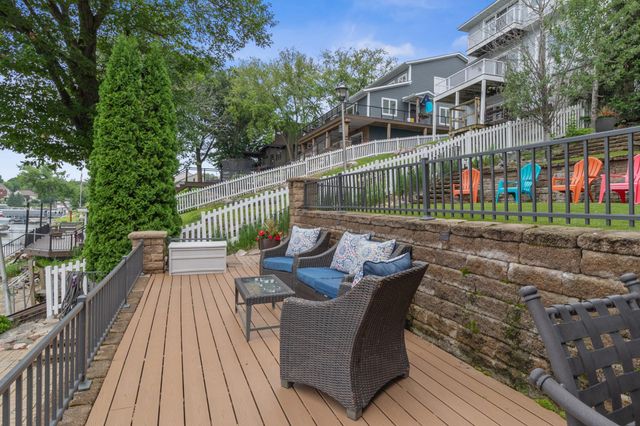 3856 Green Heights Trail SW, Prior Lake, MN 55372