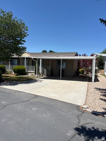 27 LAKEVIEW DR, Layton, UT 84041