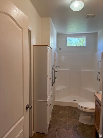 27 LAKEVIEW DR, Layton, UT 84041