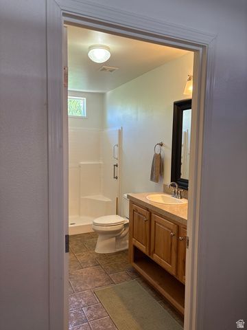 27 LAKEVIEW DR, Layton, UT 84041