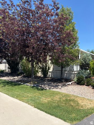 27 LAKEVIEW DR, Layton, UT 84041