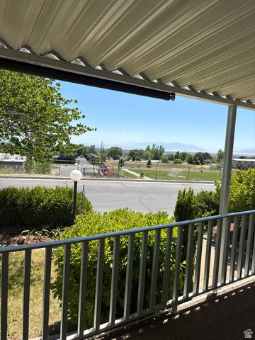 27 LAKEVIEW DR, Layton, UT 84041