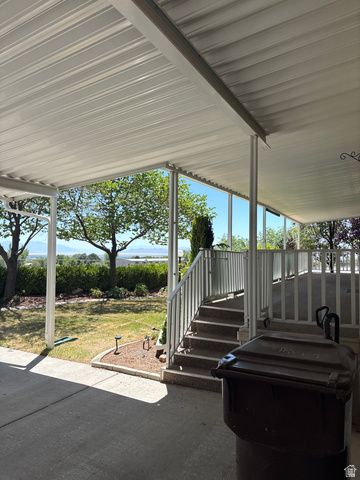 27 LAKEVIEW DR, Layton, UT 84041