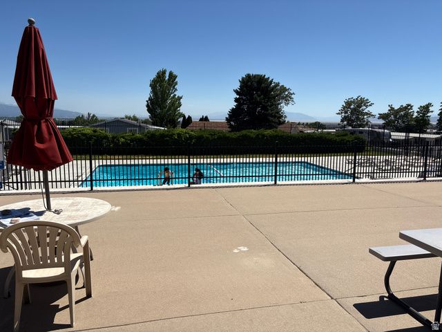 27 LAKEVIEW DR, Layton, UT 84041