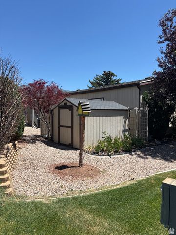 27 LAKEVIEW DR, Layton, UT 84041