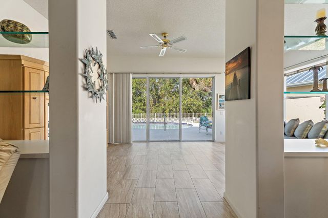 7756 SE Bay Cedar Circle, Hobe Sound, FL 33455