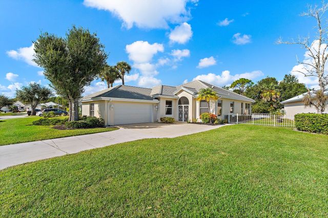 7756 SE Bay Cedar Circle, Hobe Sound, FL 33455