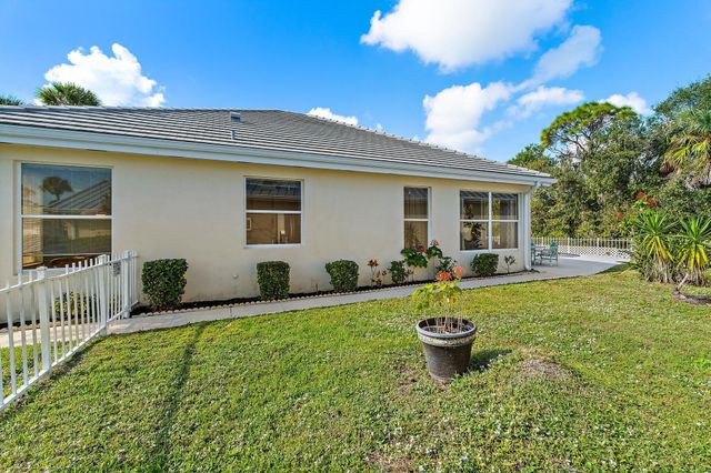 7756 SE Bay Cedar Circle, Hobe Sound, FL 33455