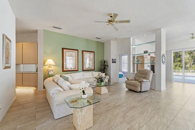 7756 SE Bay Cedar Circle, Hobe Sound, FL 33455