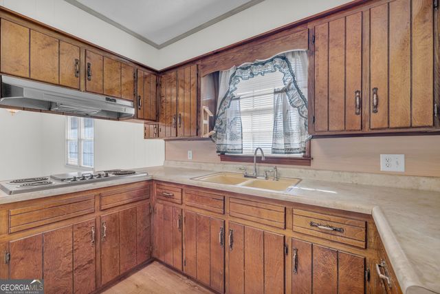 61 Farris Road, Hartwell, GA 30643