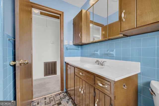 61 Farris Road, Hartwell, GA 30643