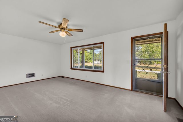 61 Farris Road, Hartwell, GA 30643