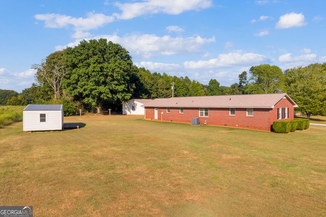 61 Farris Road, Hartwell, GA 30643