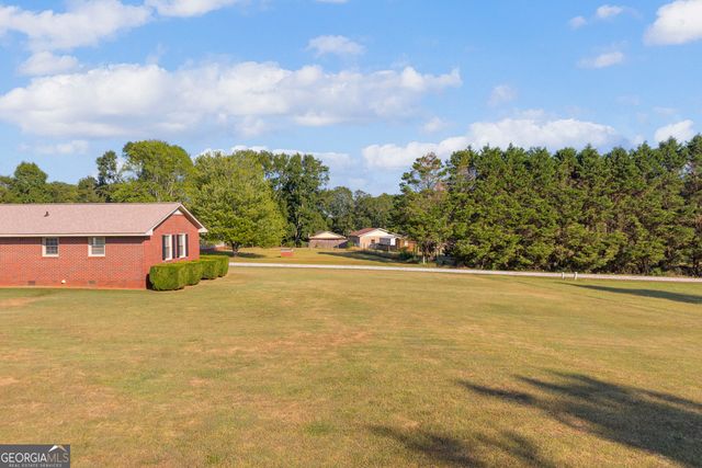 61 Farris Road, Hartwell, GA 30643