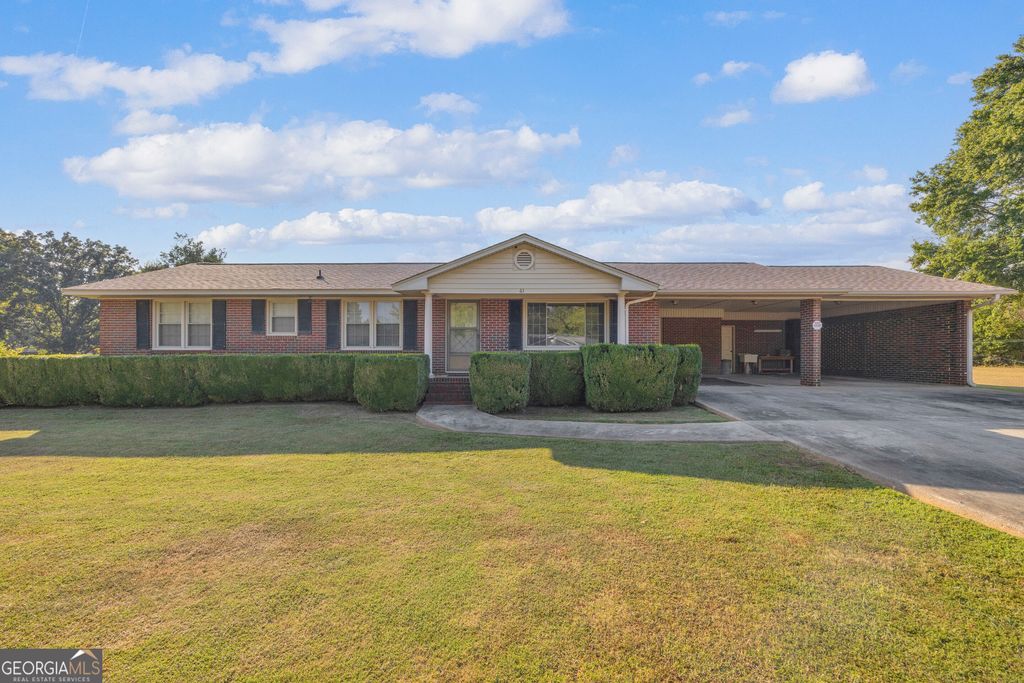 61 Farris Road, Hartwell, GA 30643