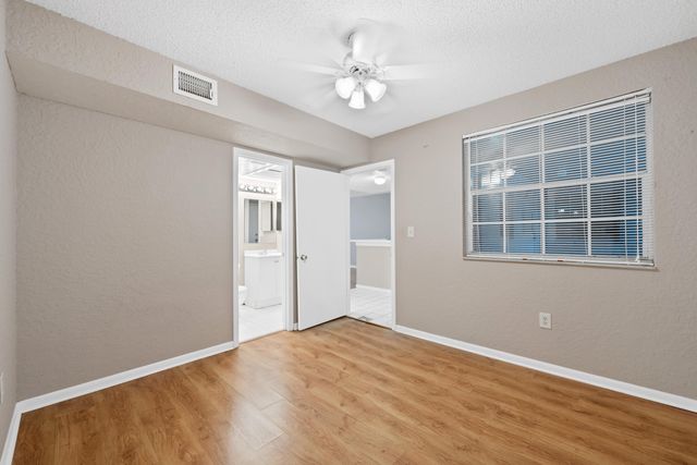 2861 N Oakland Forest Drive 202, Oakland Park, FL 33309